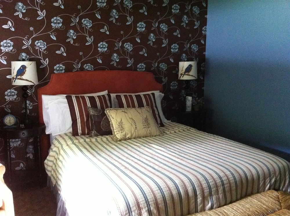 Brambles Inn & Gardens