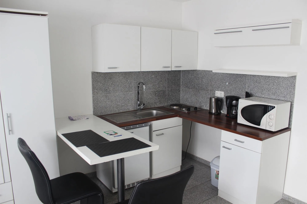 Lipp Apartments