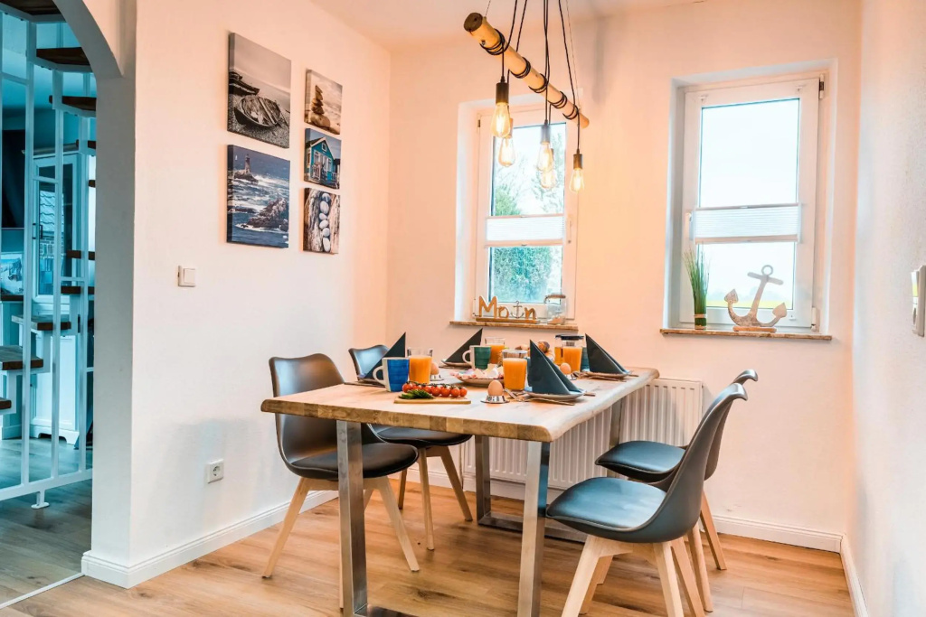 Ferienhaus Steuerbord mit Kamin, Terrasse und Boot