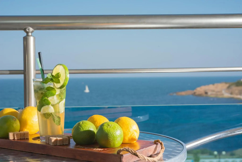 Hotel Eskada Beach