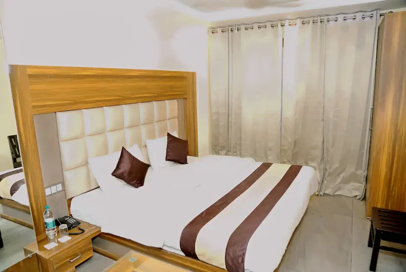 Hotel Green Leaf By T And M Hotels