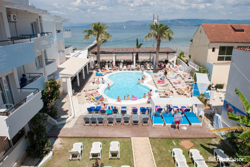 Отель Quayside Village Hotel — Adults Only