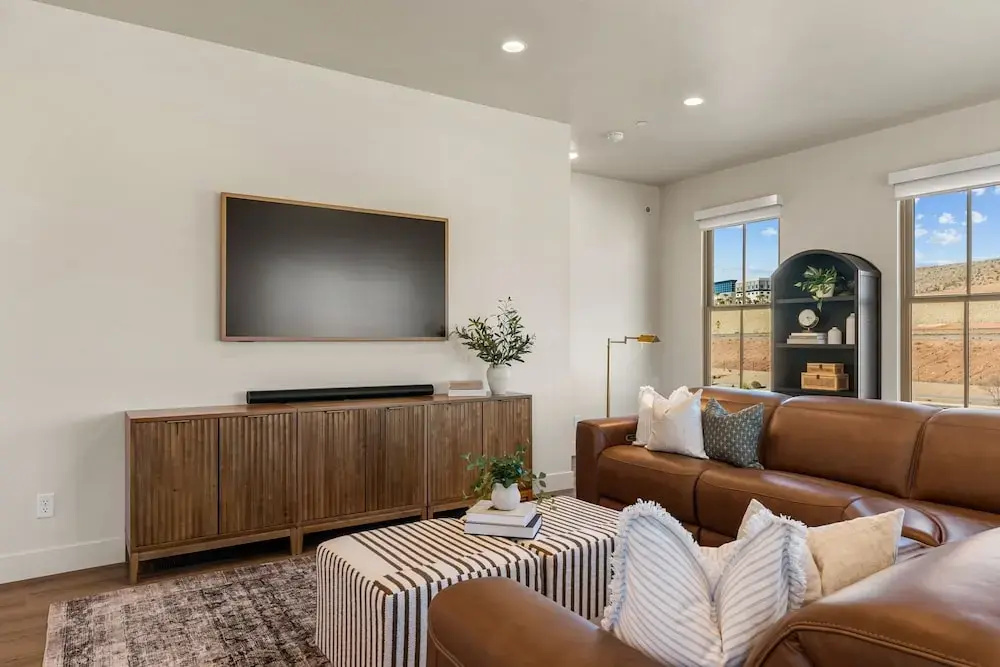 The Rad Retreat At Desert Color 4 Bedroom Townhouse