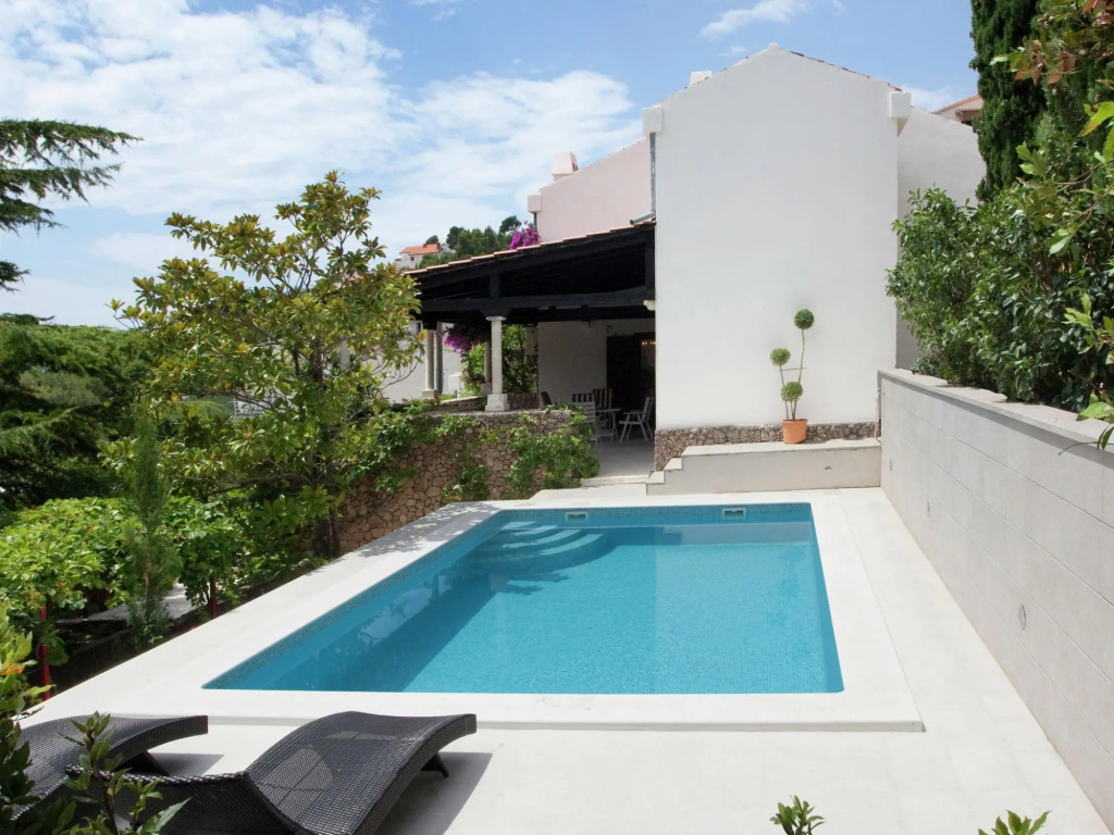 Villa Skalinada, 8 persons, Private Pool, Baška Voda