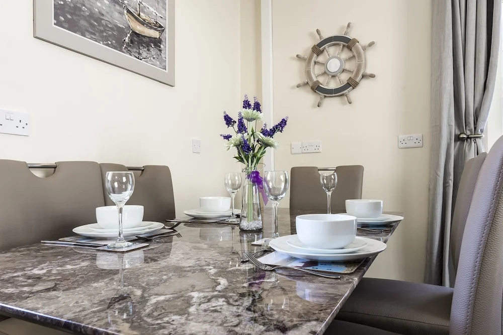 The Sail, Two Bedroom Apartment - Tenby