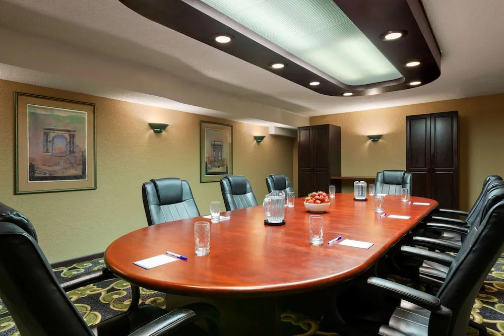 Best Western Plus Seven Seas Hotel