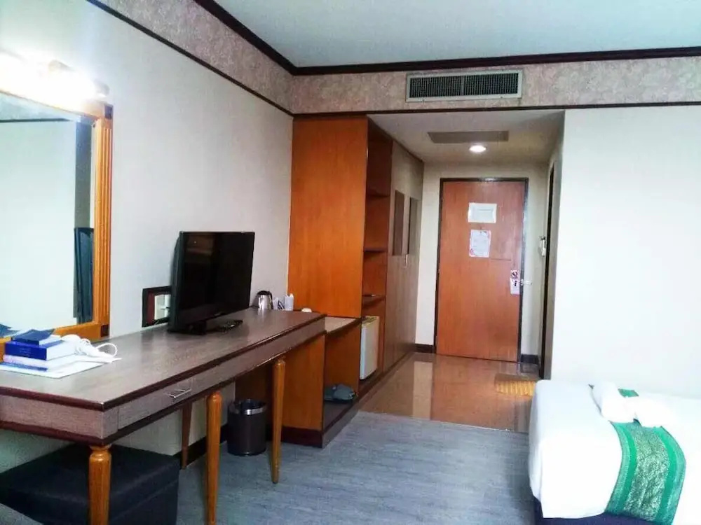 JP Emerald Hotel
