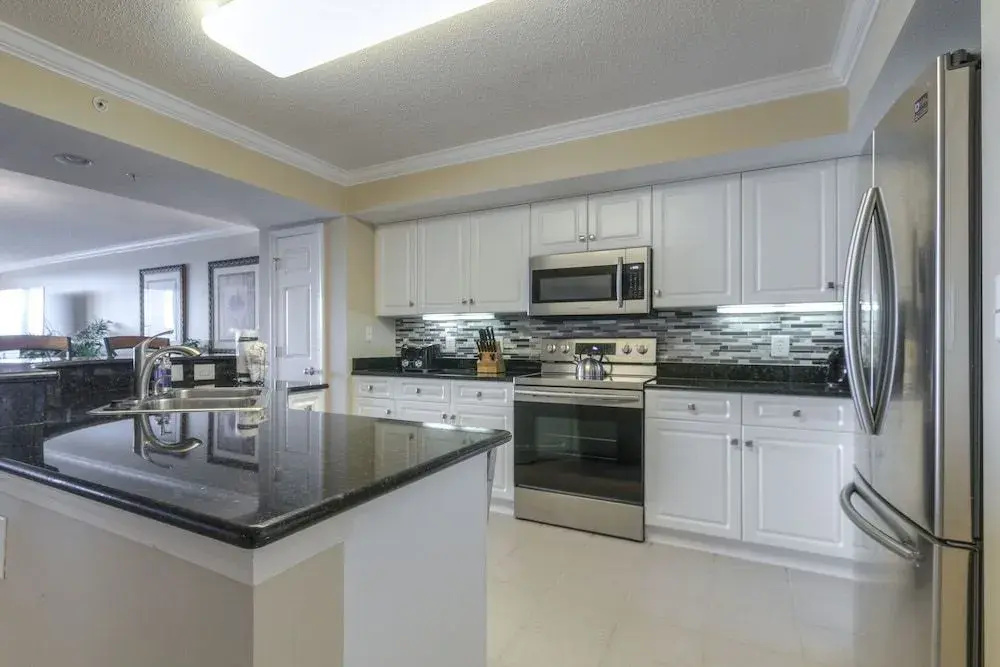 Yacht Clubs #1-503 - 3 Br Condo