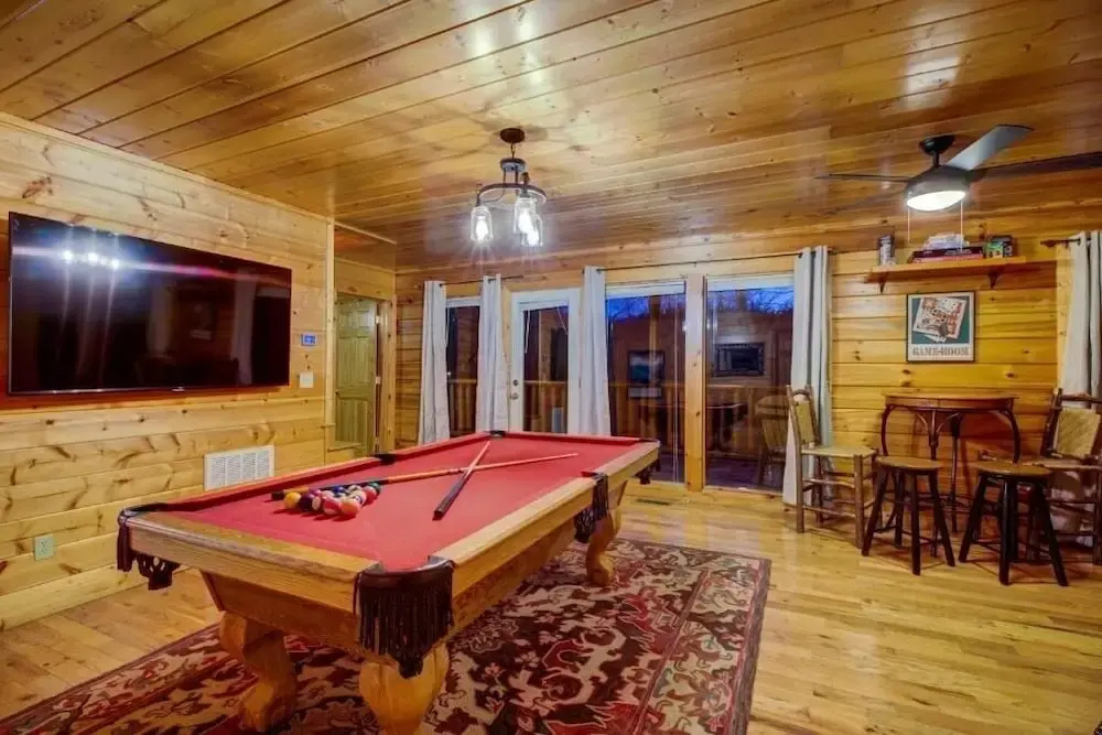 All Ya Need 4 Bedroom Cabin