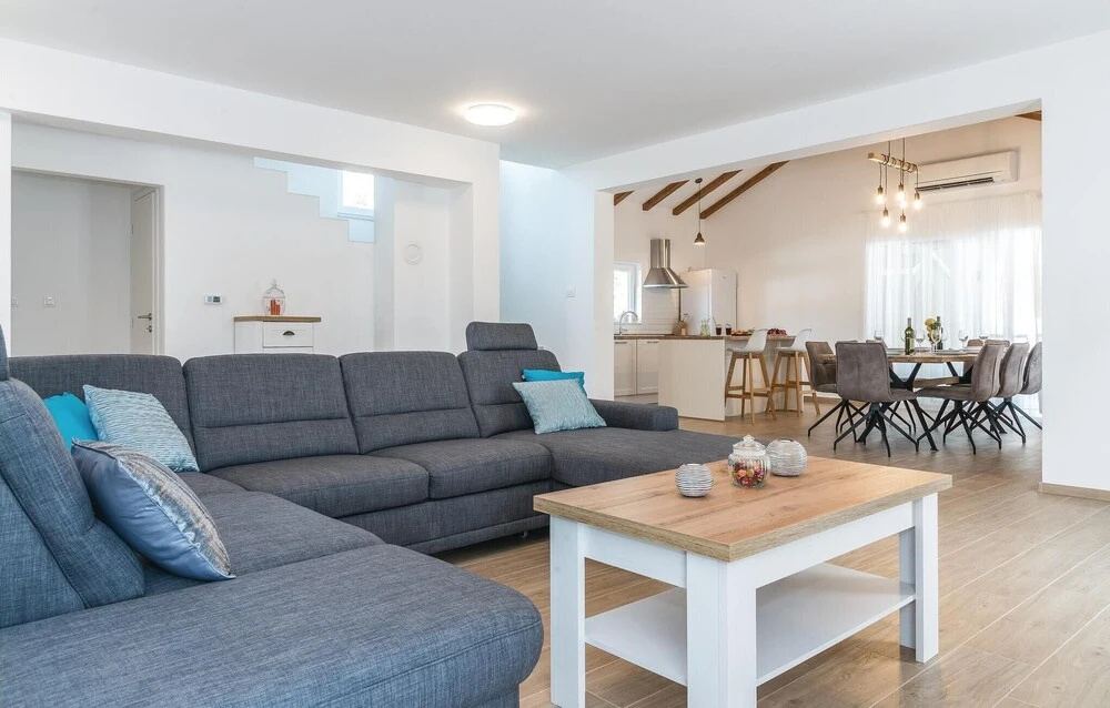 Awesome Home In Sibenik With Wifi