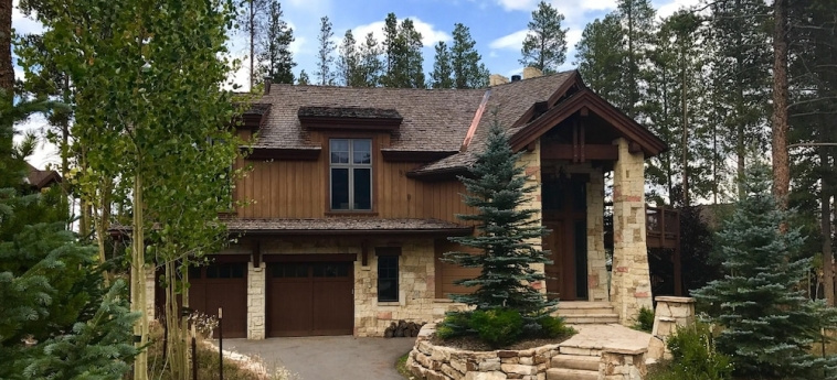 Snowy Point Chalet