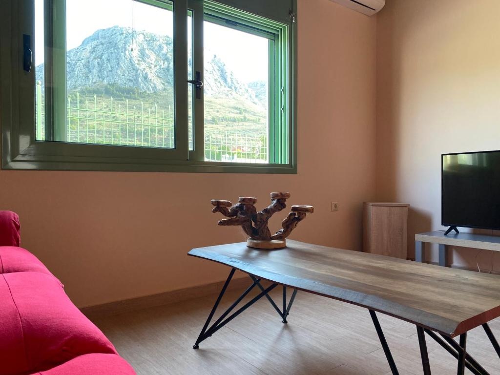 Acrocorinthos House