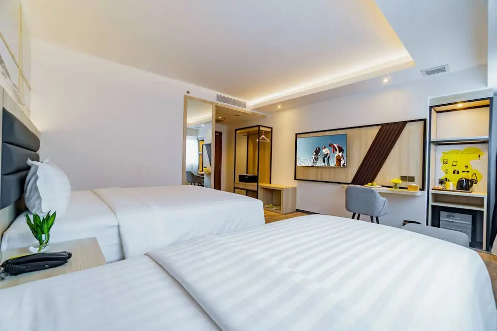 Yello Hotel Harbour Bay