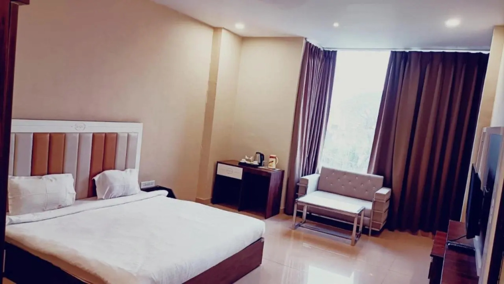 Hotel Emperor Paradise