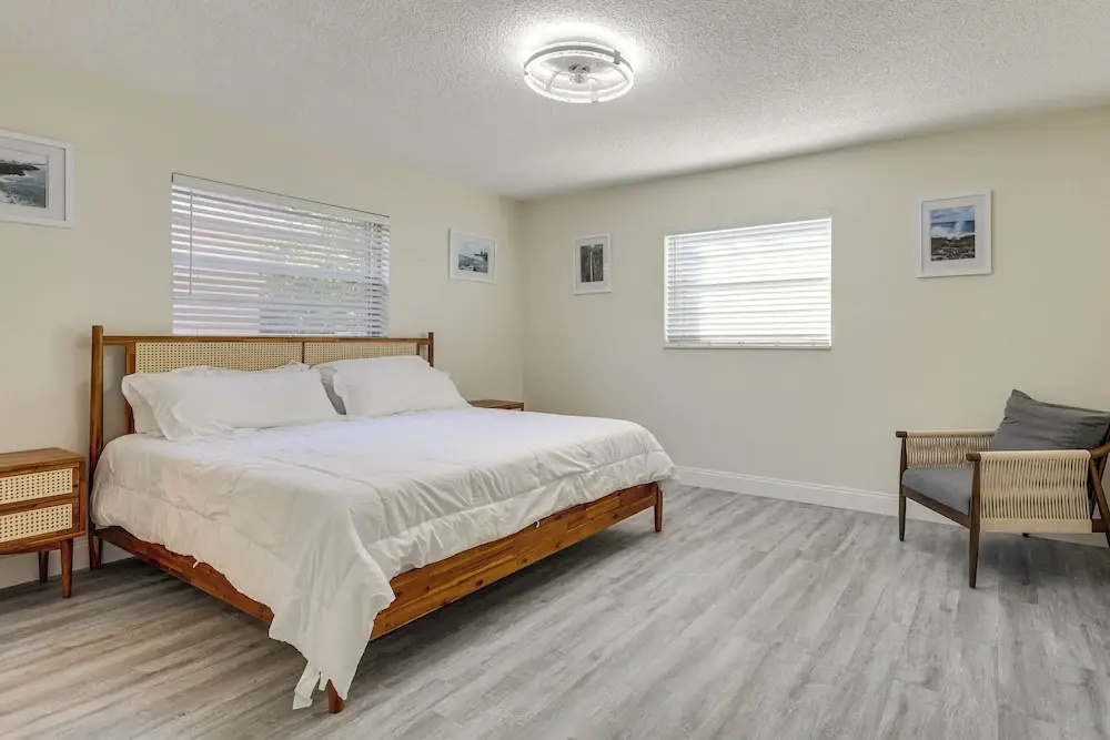 Walk to Shops & Eats, 3 Mi to Beach! Hollywood Gem