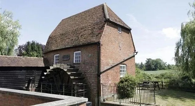 Cobham Lodge Hotel