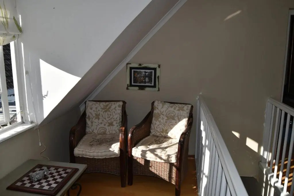 Almond Cottage Bed & Breakfast