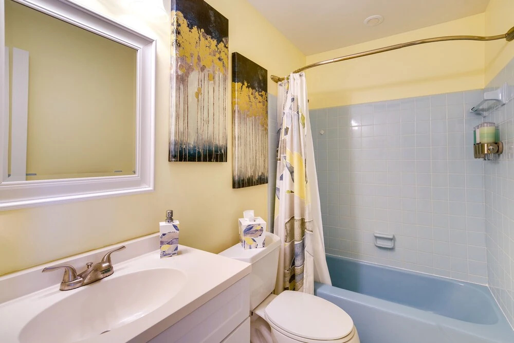 Breezy Palm Bay Home: Outdoor Pool, Near Beaches!