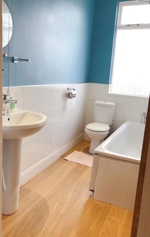 Lovely 3 beds house 6 guests King beds