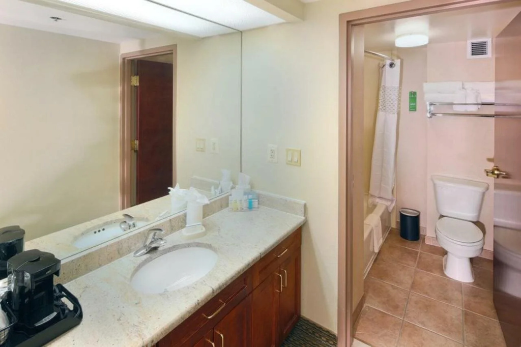 Hampton Inn & Suites Arlington Crystal City DCA