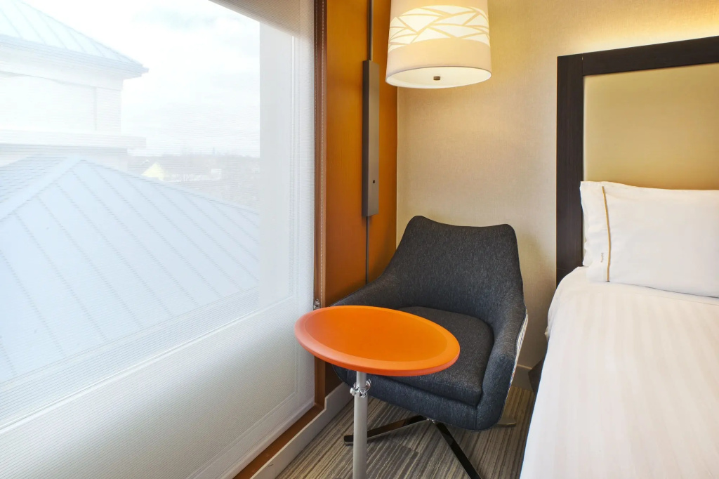 Holiday Inn Express & Suites Chicago-Midway Airport by IHG