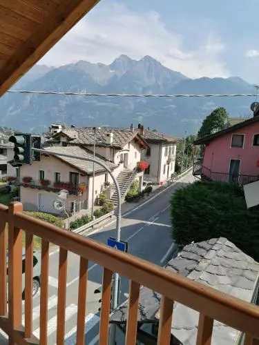 Tra Montagna E Citta