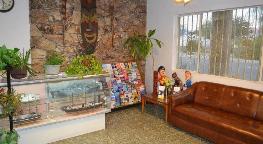 Tropics Motor Hotel