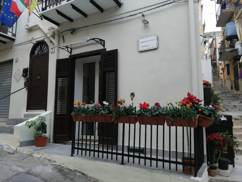 Opera Boutique Rooms