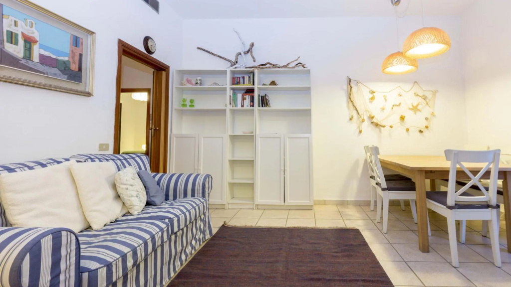 Spacious and tastefully furnished apartment very close to the sandy beach in Marina di Campo.-IL GABBIANO PIANO TERRA