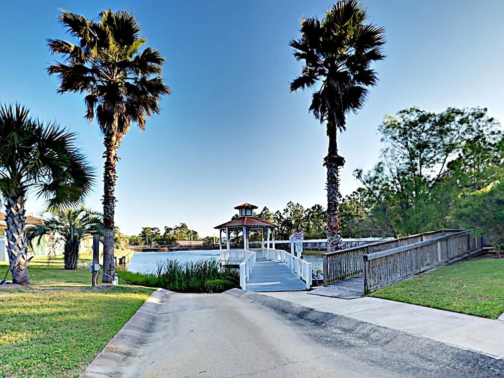 New Listing! Gone Coastal - W/ Pool & Pond 3 Bedroom Condo