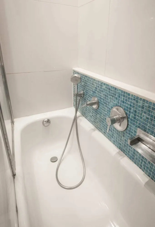 Superb Apartment With Balcony Near la Defense