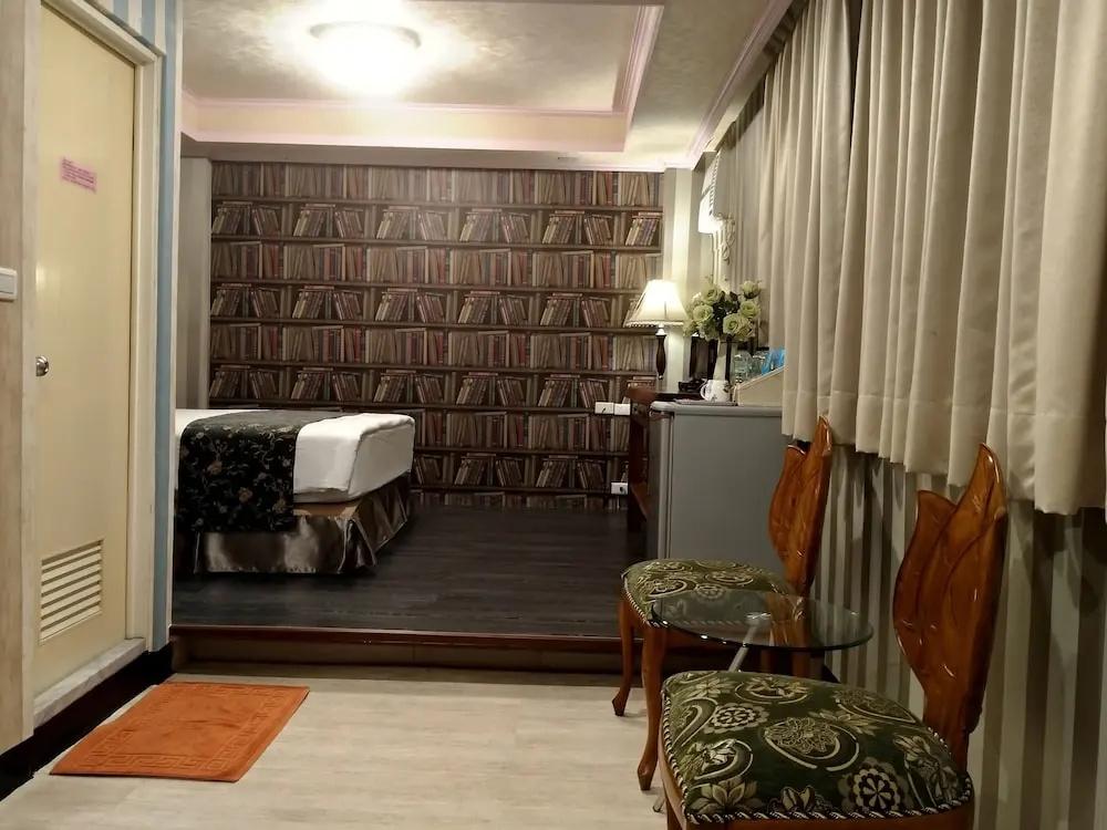 Guan Lun Hotel