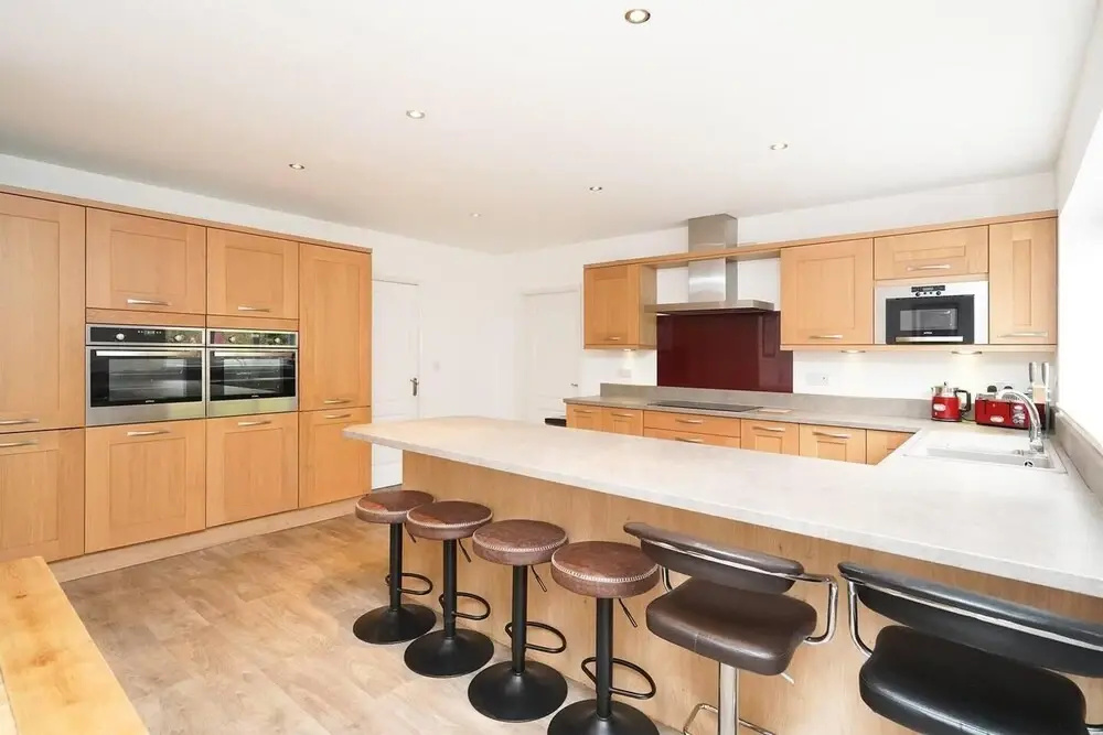 Rent My Spa Home With Pool Table, Hottub and Sauna