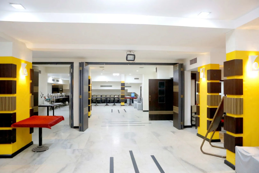 Click Hotel Yuvraj