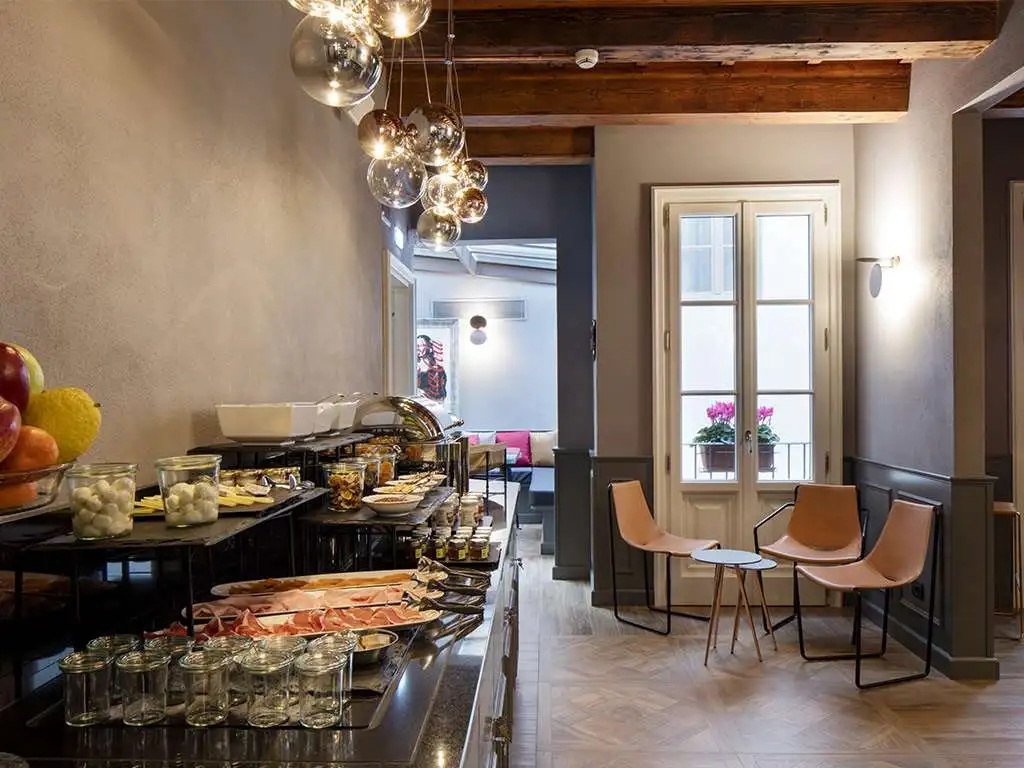 Отель The FRAME Hotel