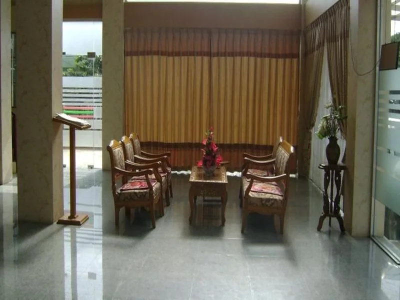 Royal Boss Hotel