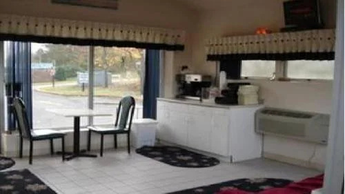 Tides Inn at Stehli Beach