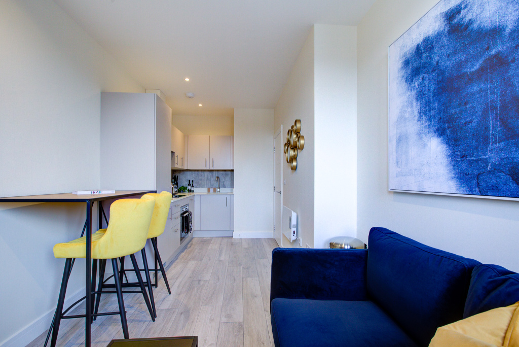 Hybrid Resi - Cheam