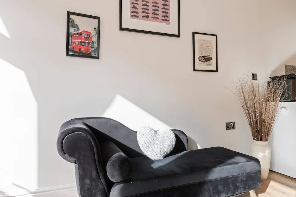 Beautiful Studio W/patio Near London Bridge