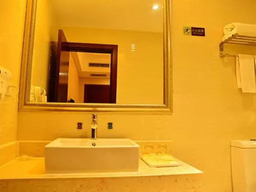 Vienna Hotel Yueliang Bay