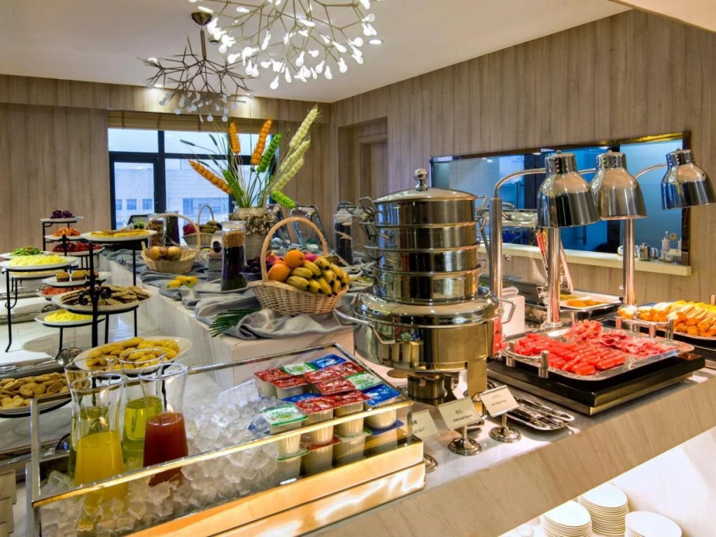 Atour Xian Yanta Hotel