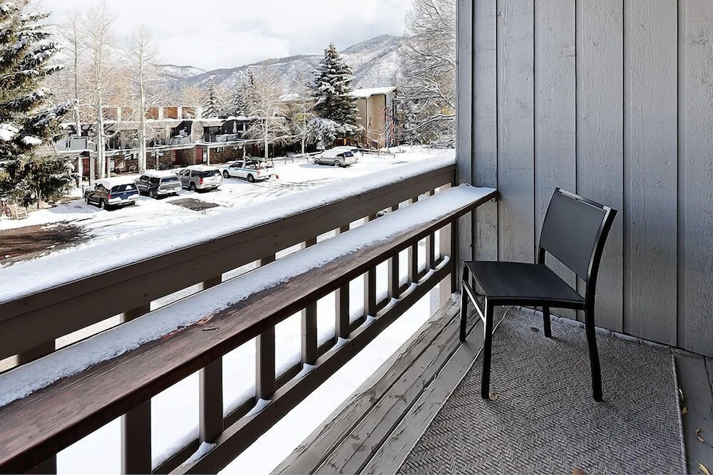 Timber Ridge Unit 2e 1 Bedroom Condo by RedAwning