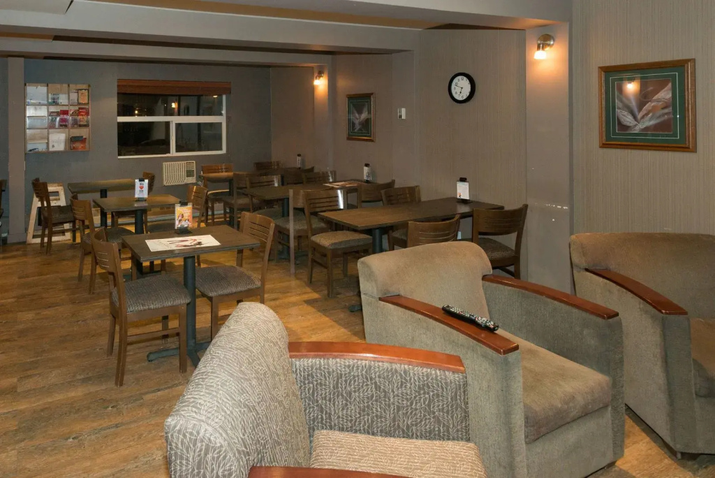 Coast Fort St John Hotel