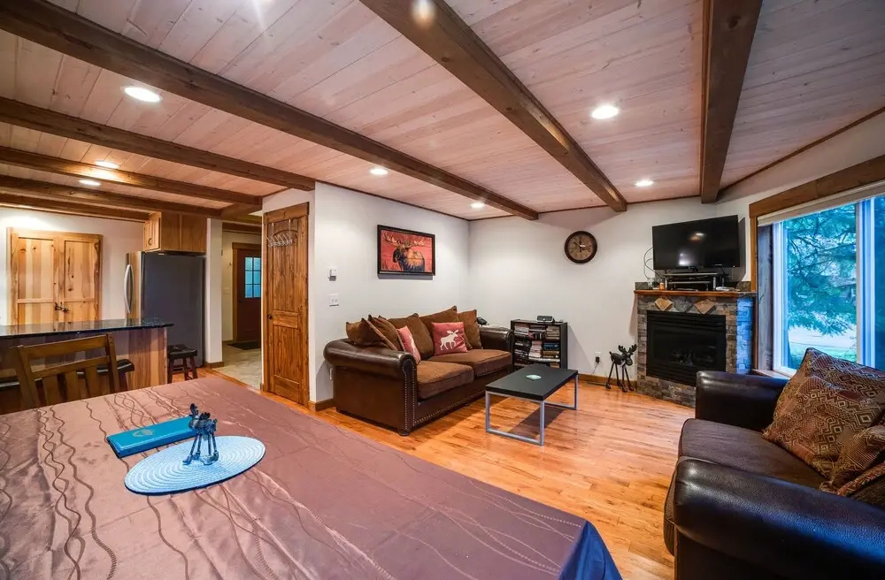 Mt. Baker Lodging Cabin 50 - Hot Tub, WiFi, Sleeps 8! by MBL