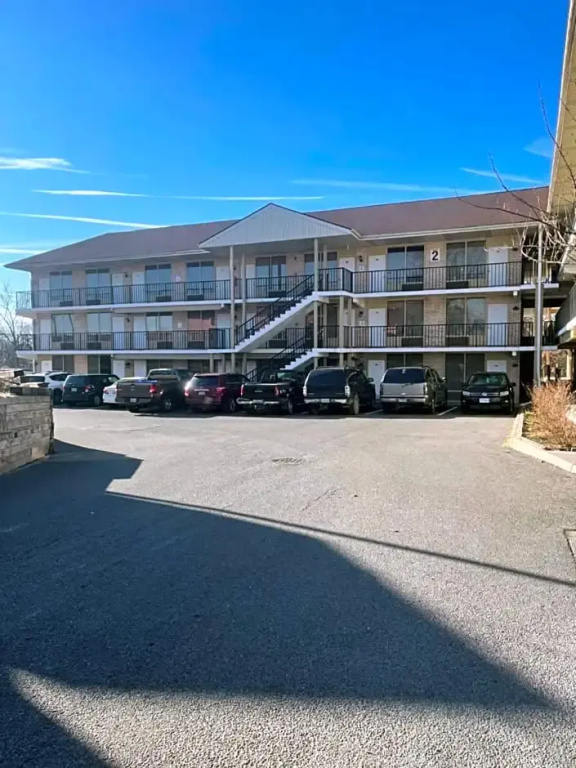 APM Inn and Suites
