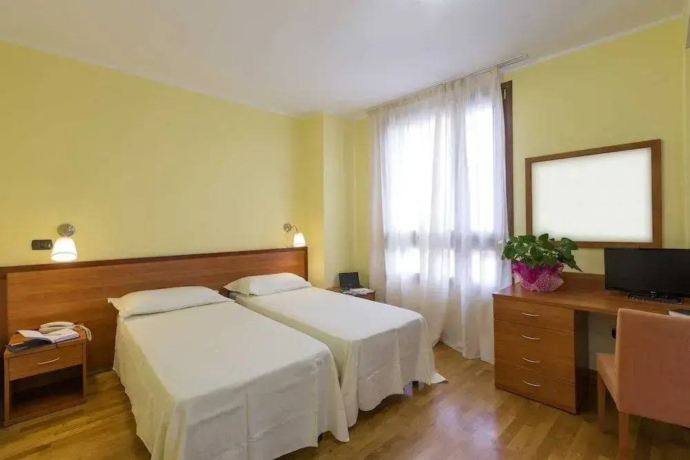 Massi Hotel
