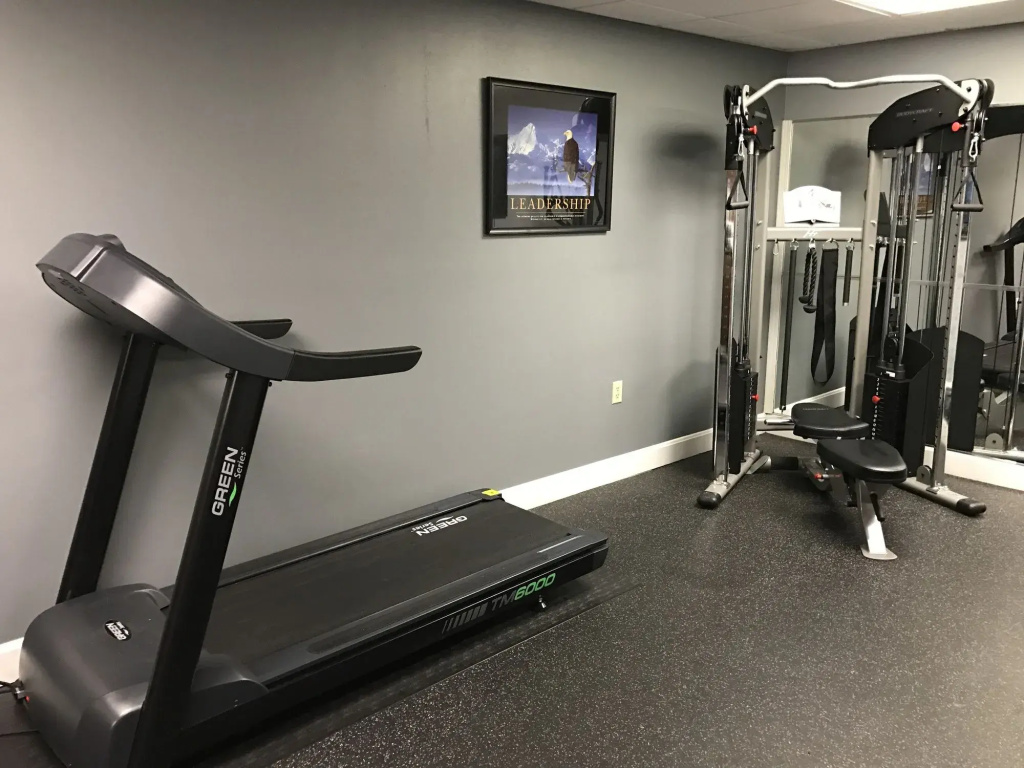 Greenfield Inn & Suites Elizabethtown, KY I65 Exit 94