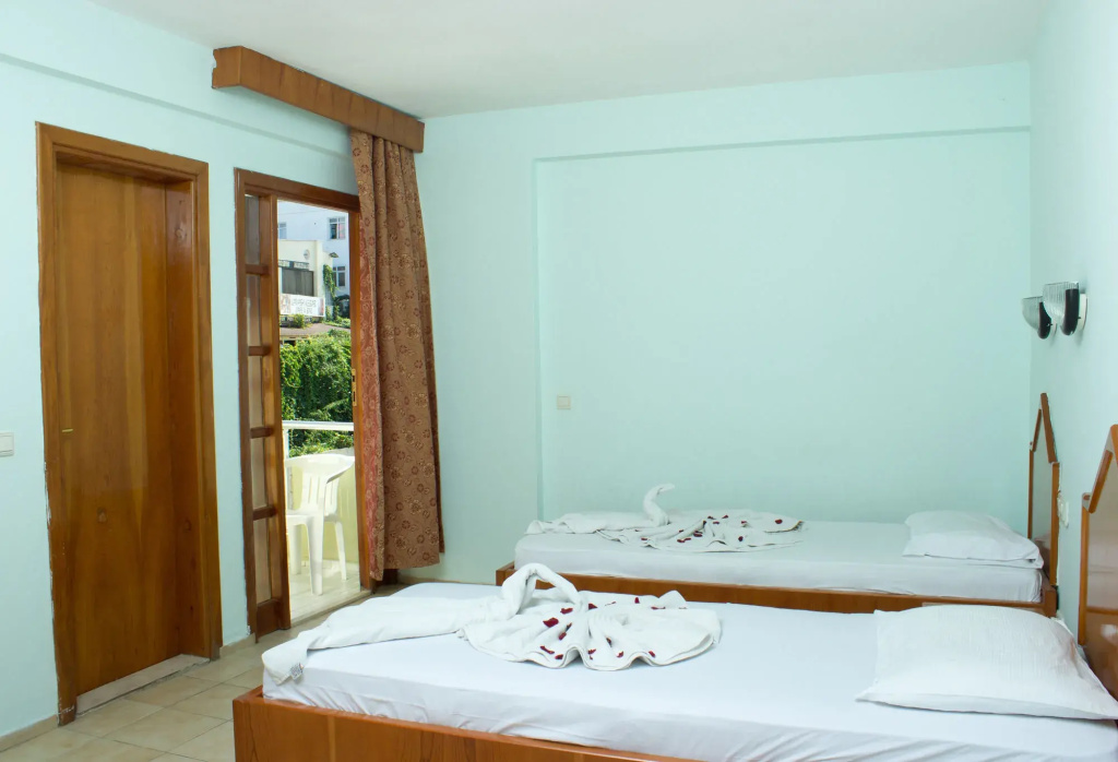 Ares City Hotel