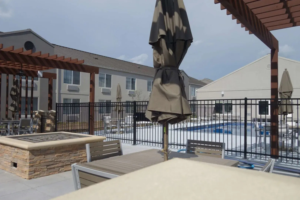 Country Inn & Suites by Radisson, Wichita East, KS