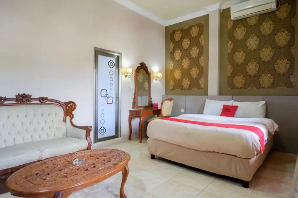 RedDoorz Plus near Haluoleo University